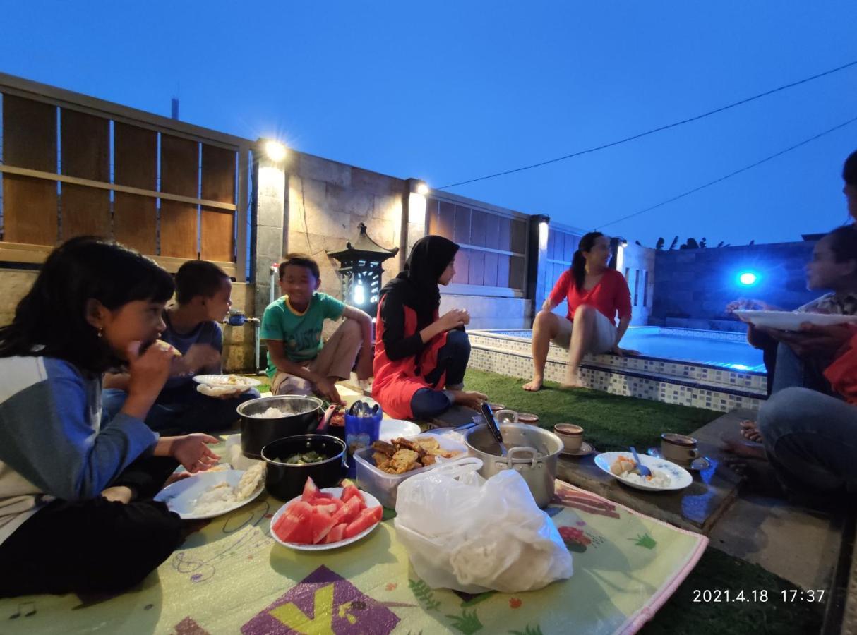 バトゥ Puncak Pinus And Poolヴィラ エクステリア 写真