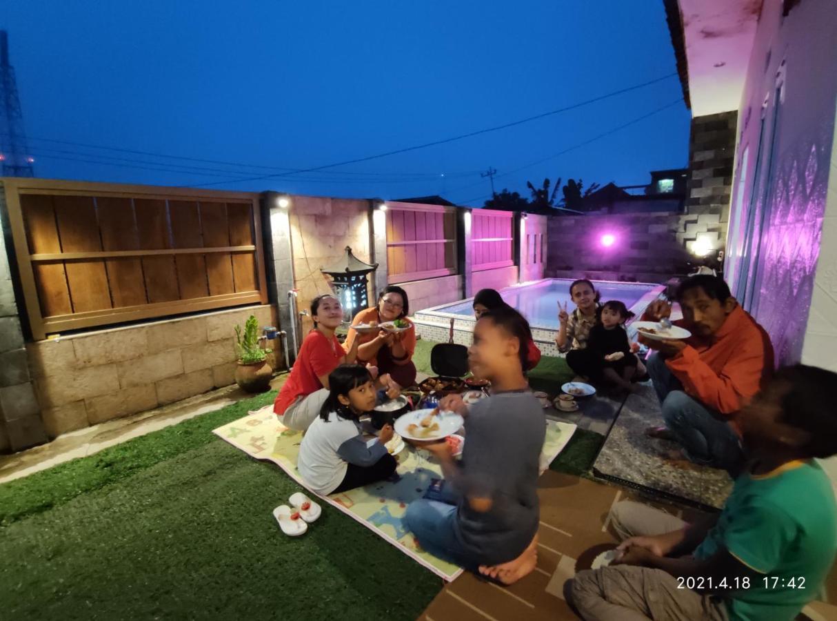 バトゥ Puncak Pinus And Poolヴィラ エクステリア 写真