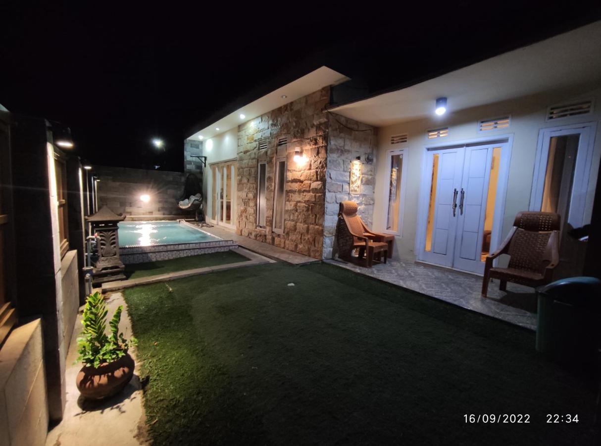 バトゥ Puncak Pinus And Poolヴィラ エクステリア 写真