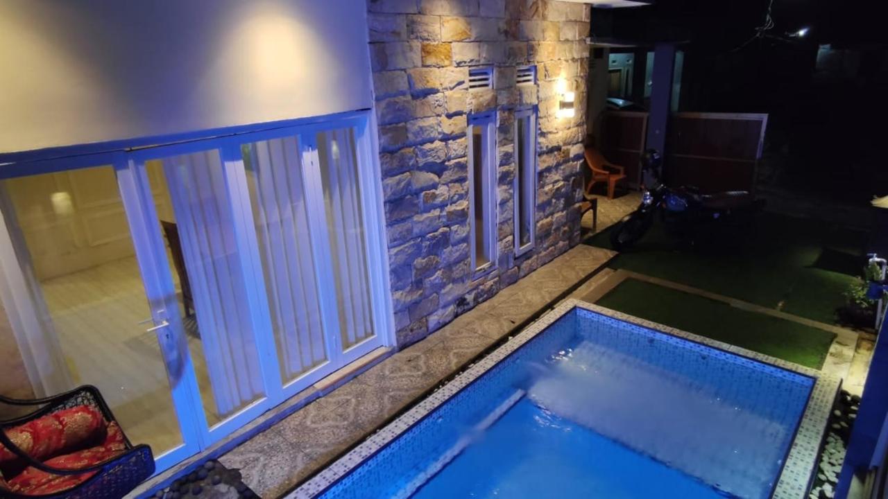 バトゥ Puncak Pinus And Poolヴィラ エクステリア 写真